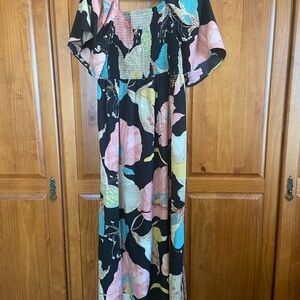 Floral Maxi Dress‎ with Cape Sleeves